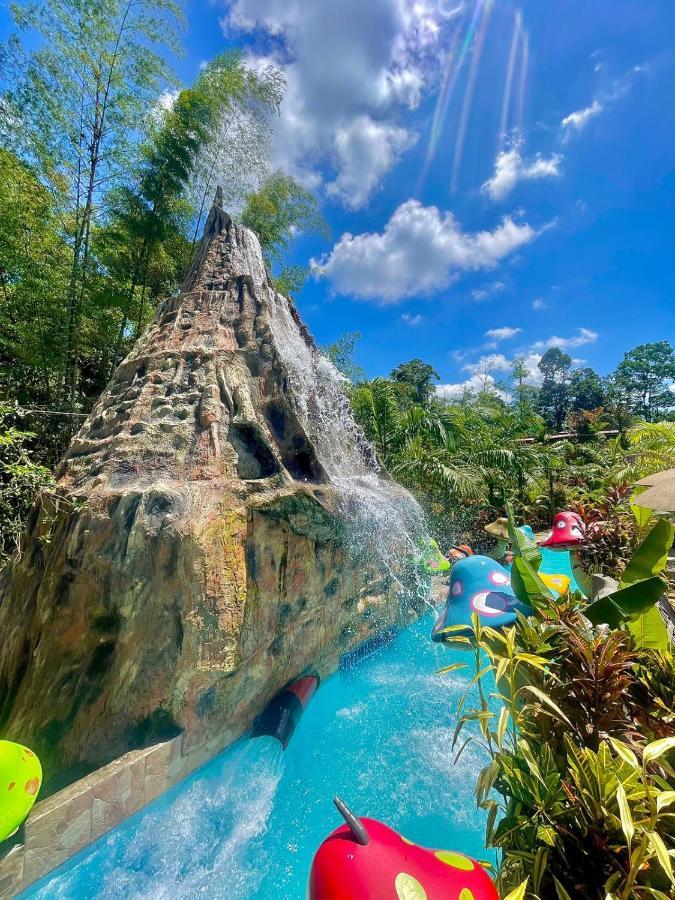 Hosteria D'Carlos Aqua Park Hotel Санто Доминго де лос Колорадос Екстериор снимка